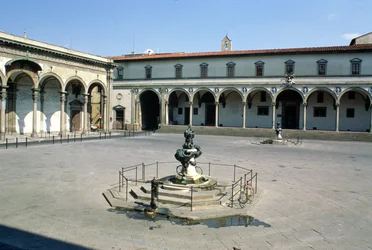 Uitzicht op de loggia van het Ospedale degli Innocenti, gebouwd ca. 1420